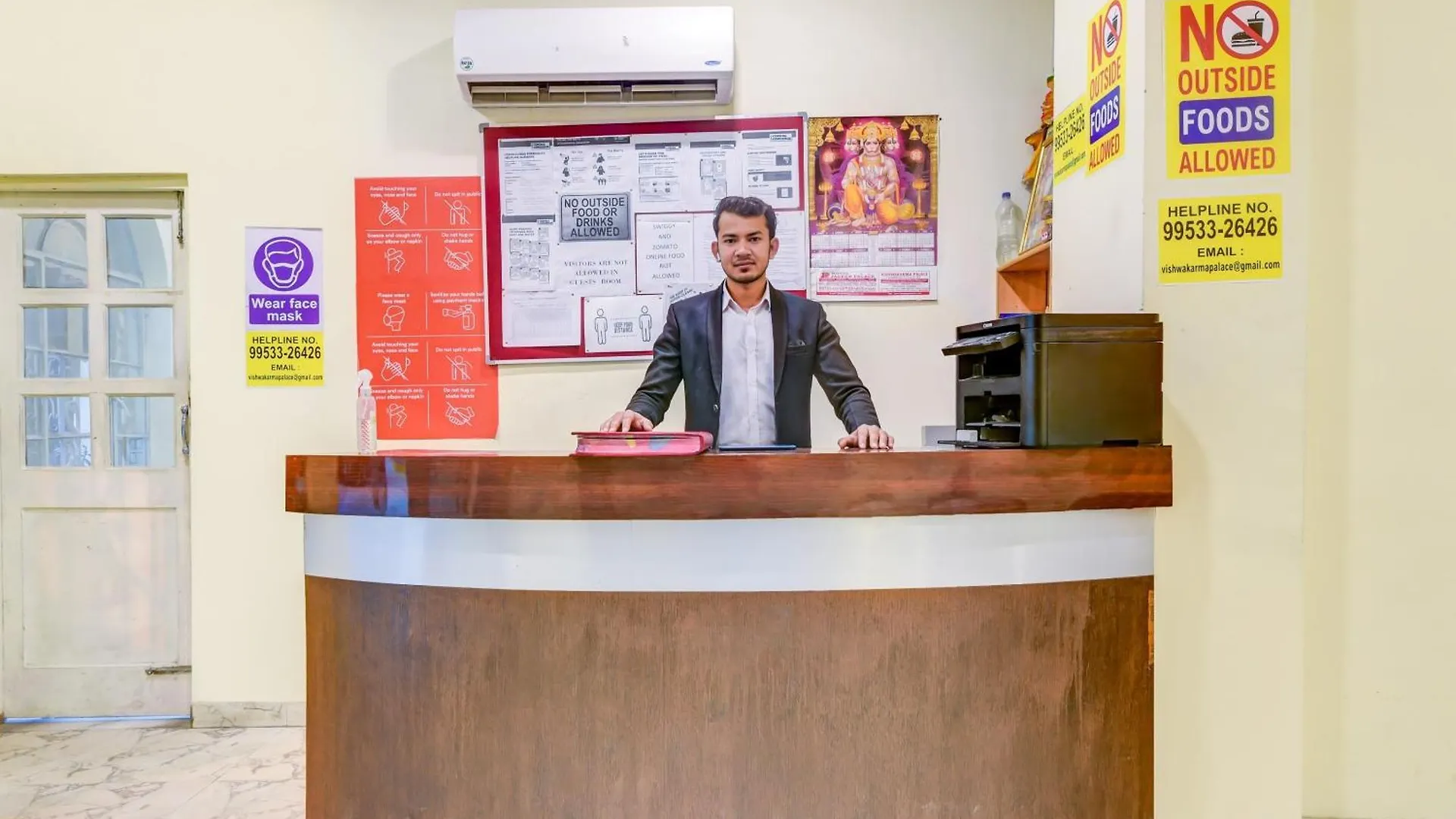 Hotel O 74192 Vishwakarma Palace Delhi  4*, Delhi (National Capital Territory of India) Indien