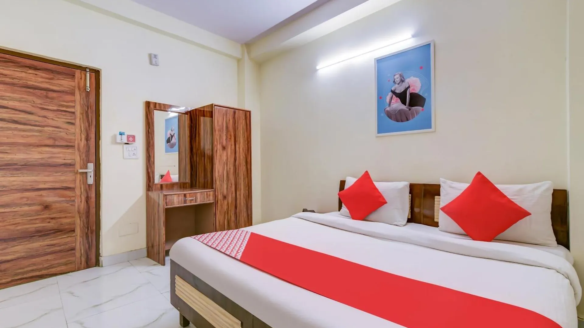 Hotel O 74192 Vishwakarma Palace Delhi