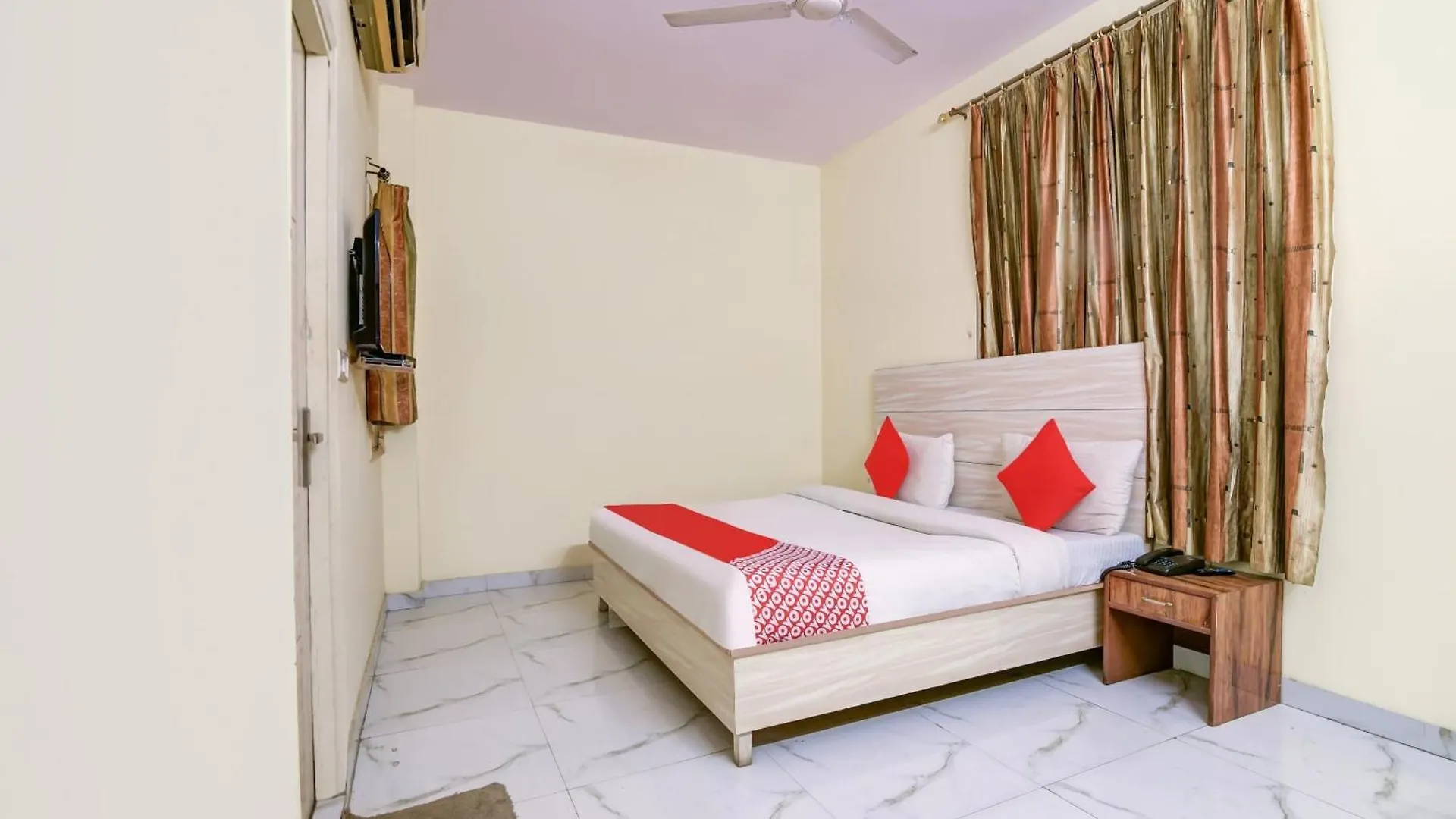 Hotel O 74192 Vishwakarma Palace Delhi