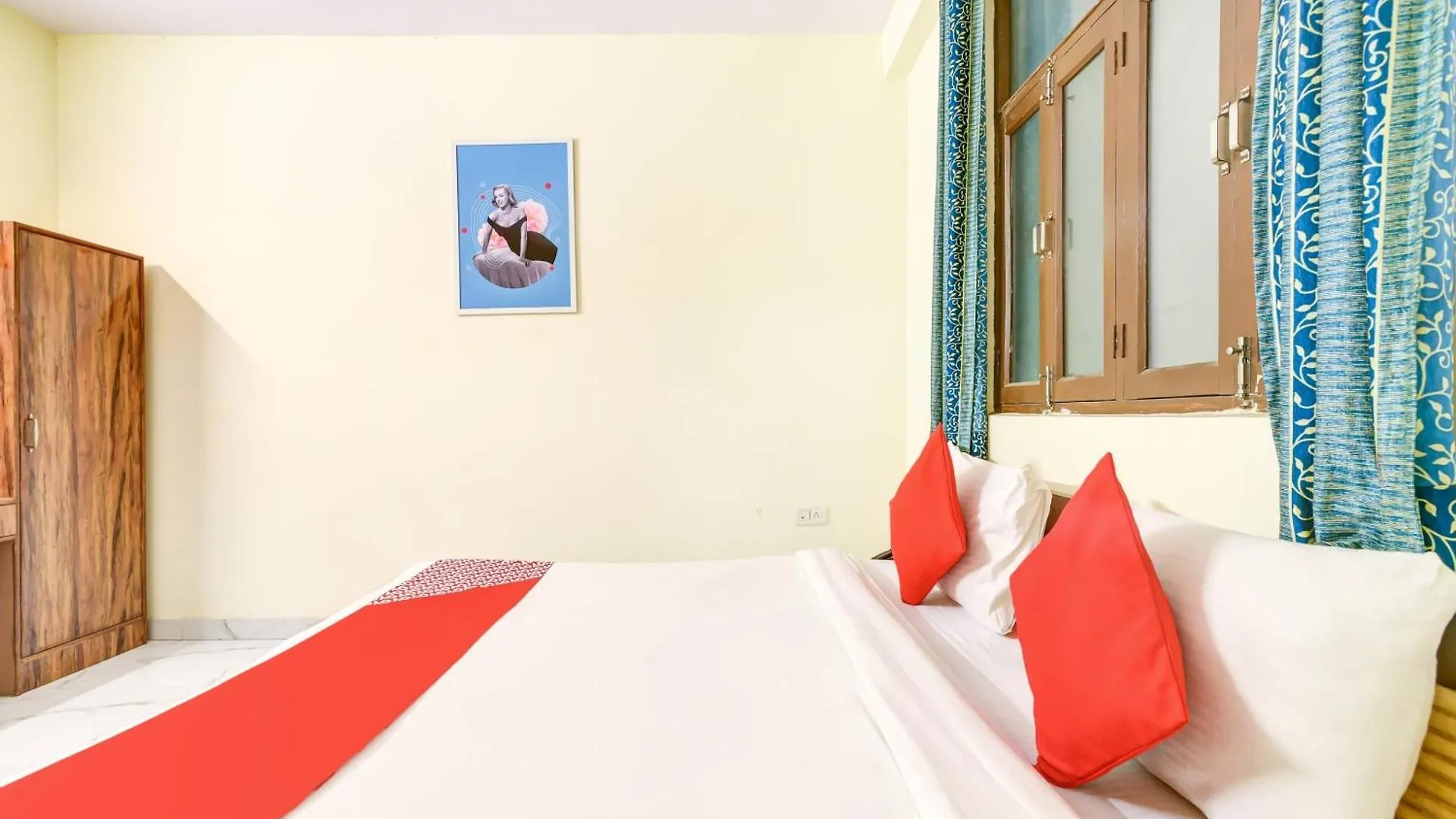 Hotel O 74192 Vishwakarma Palace Delhi  4*, Delhi (National Capital Territory of India)