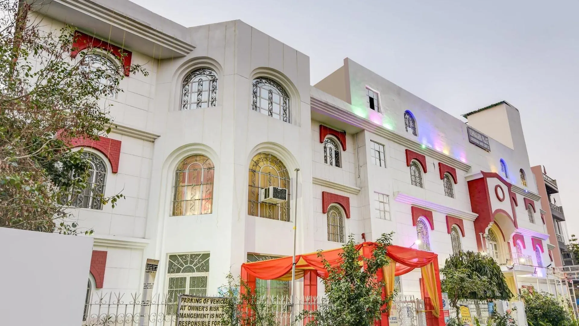 Hotel O 74192 Vishwakarma Palace Delhi
