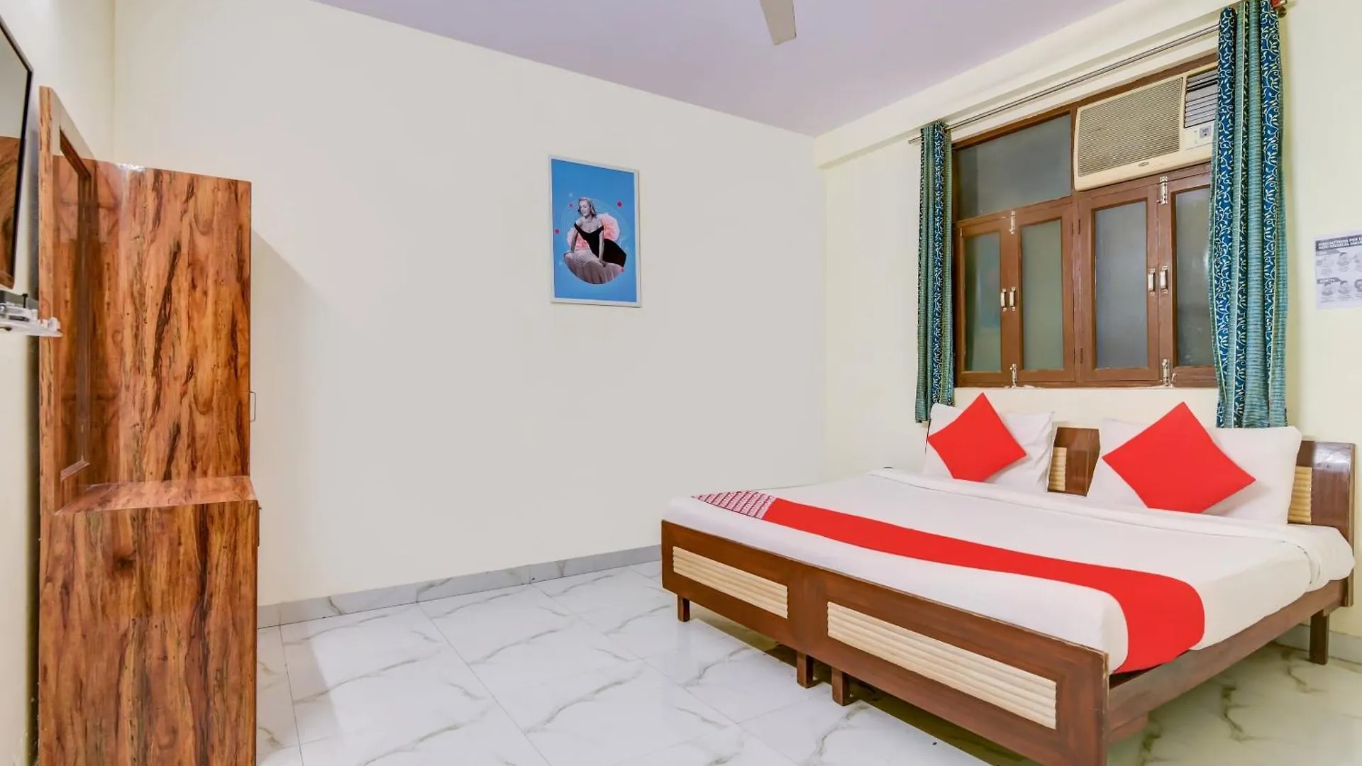 Hotel O 74192 Vishwakarma Palace Delhi