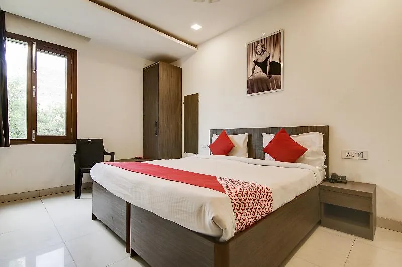 ****  Hotel O 74192 Vishwakarma Palace Delhi  Indien