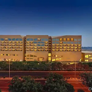 Vivanta New Delhi, Dwarka ***** Deli